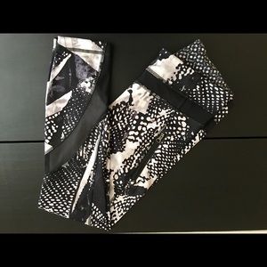 Lululemon Inspire Tight II (Mesh) Size 4